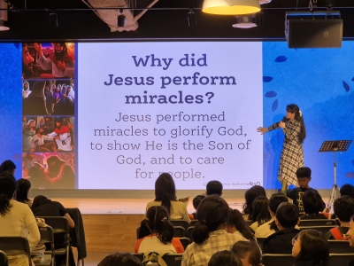 JCM_260913_ Service